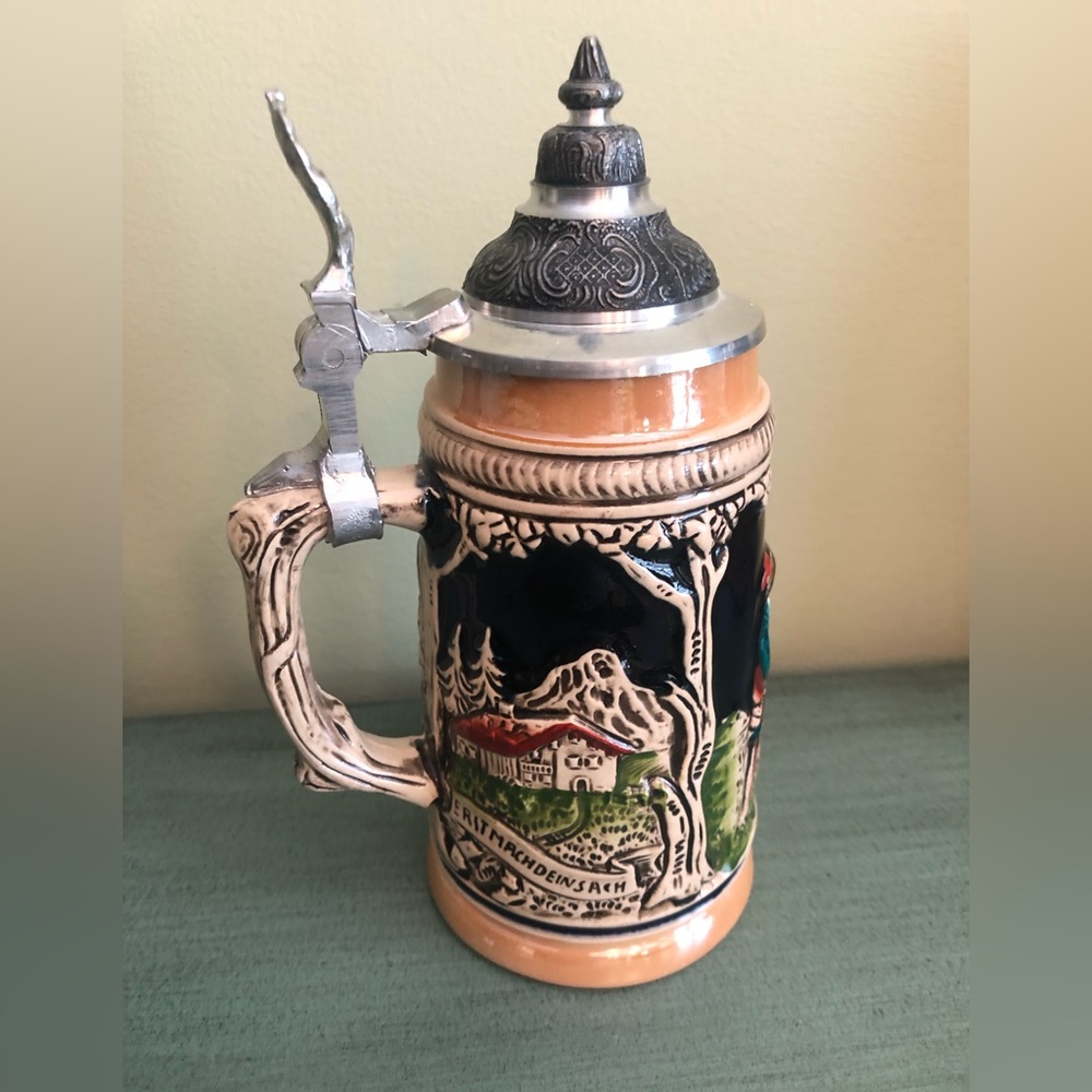 Vintage Handarbeit lidded stein 8.5” high